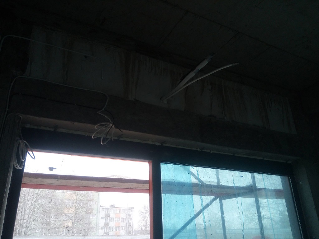 Rozłożenie orurowania i kondensatu pod 4 klimatyzatory w Starachowicach.