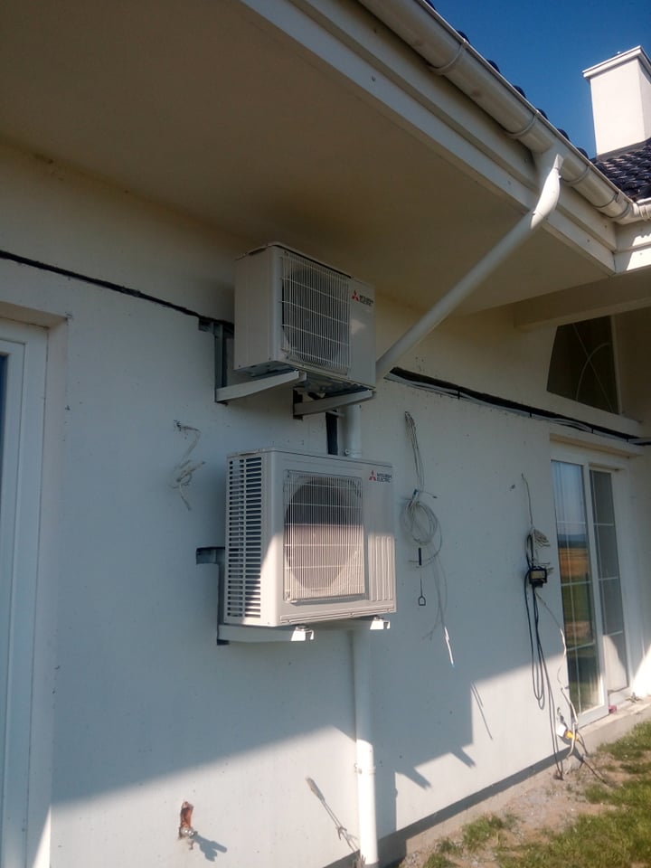Dwa klimatyzatory MITSUBISHI zamontowane w Grabkowie.