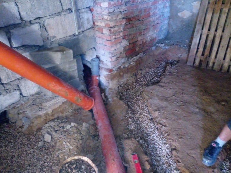 Kanalizacja w remontowanym domu w Starachowicach