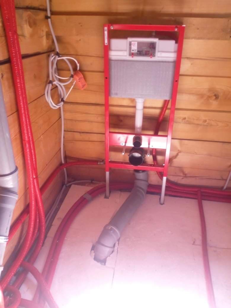 Komplet instalacji: woda, kanalizacja, rekuperacja, ogrzewanie podłogowe oraz klimatyzacja w nowym domu w Mircu.