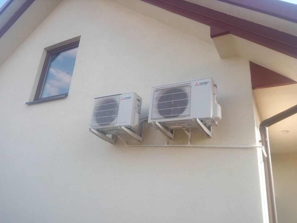 3 klimatyzatory Mitsubishi zamontowane w domu w Starachowicach.
