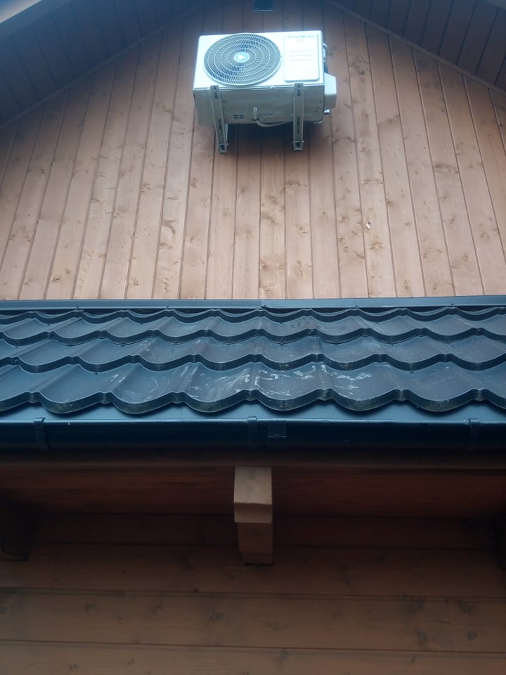 Dwa klimatyzatory KAISAI zamontowane w domu w Polanach.